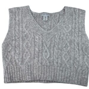 Ruby Moon Knit Vest Size M Cable Knit Sleeveless V Neck Wool Pullover Layer